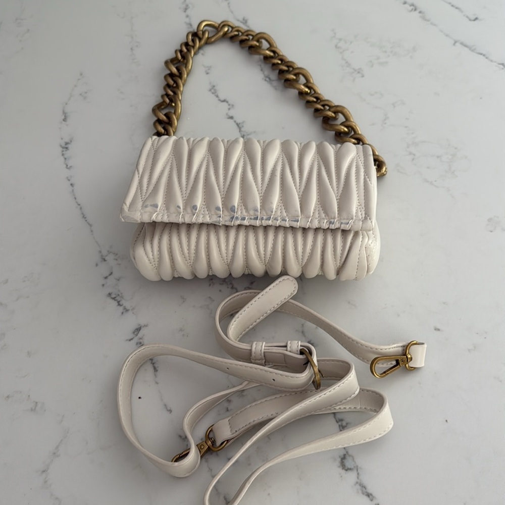 Elegant Cream Quilted Chain Bag - Picture 6 of 7